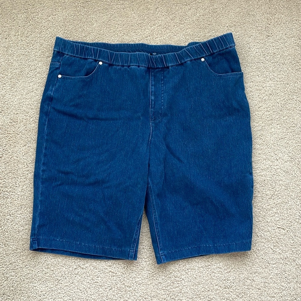 Isaac Mizrahi Denim Bermuda Shorts - Size 22W